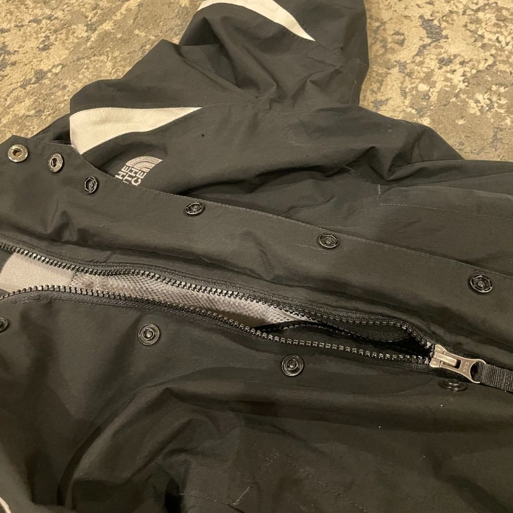 North Face Girl's Jacket HyVent RN 61661 CA 30516 Black White Size 6 - Picture 2 of 6